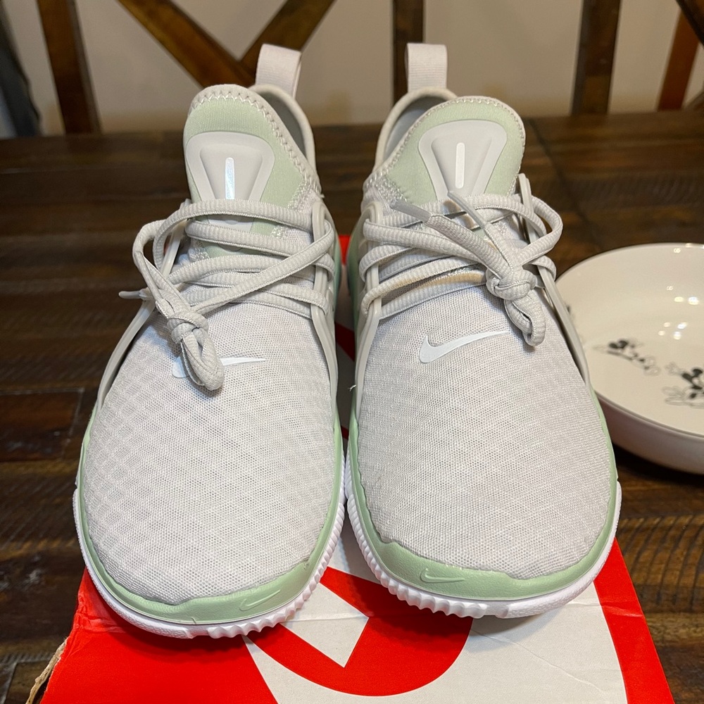 Nike Acalme Shoes